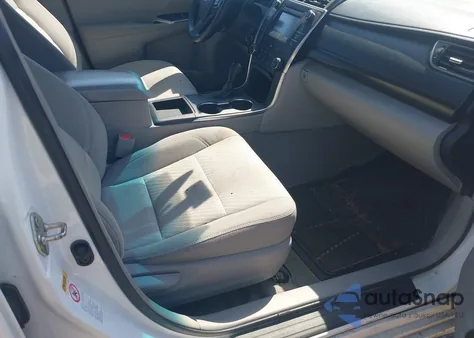 2017 Toyota Camry Le z USA, uszkodzony, nr VIN 4T1BF1FK2HU720907